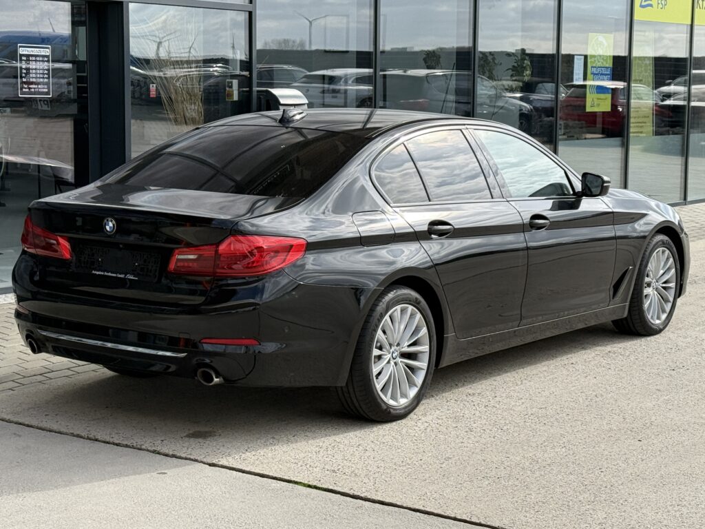 BMW 530 d xDrive Luxury Line HUD/Memory/Vollleder/H&K