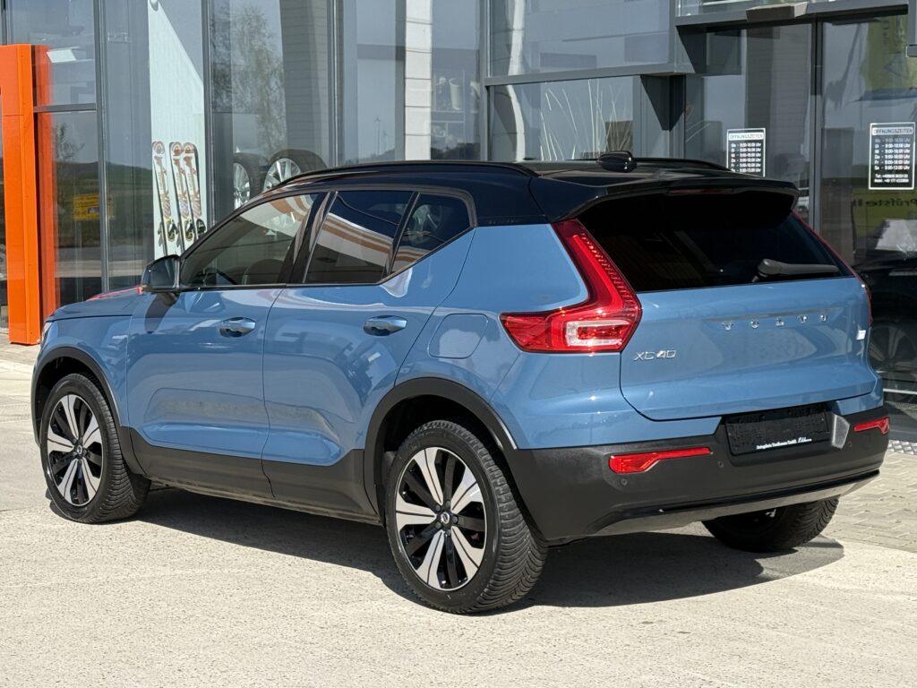 Volvo Core Recharge Pure Electric Kamera/SHZ/LED