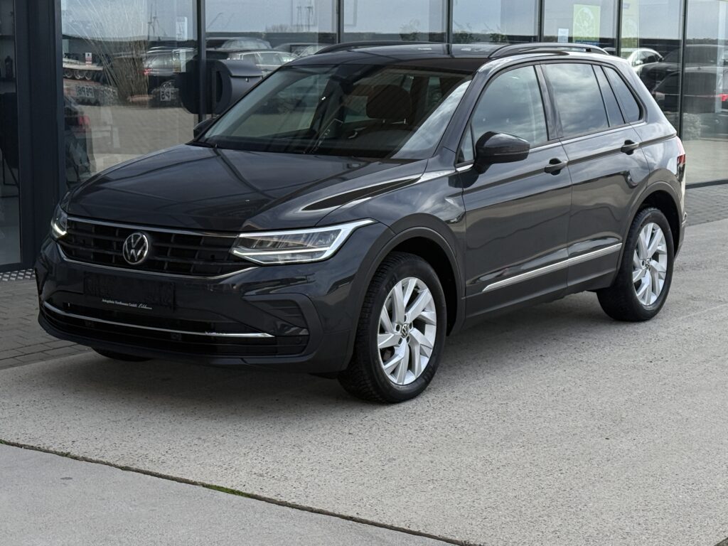 VW Tiguan Life 4Motion PANO/LED/LHZ/SHZ