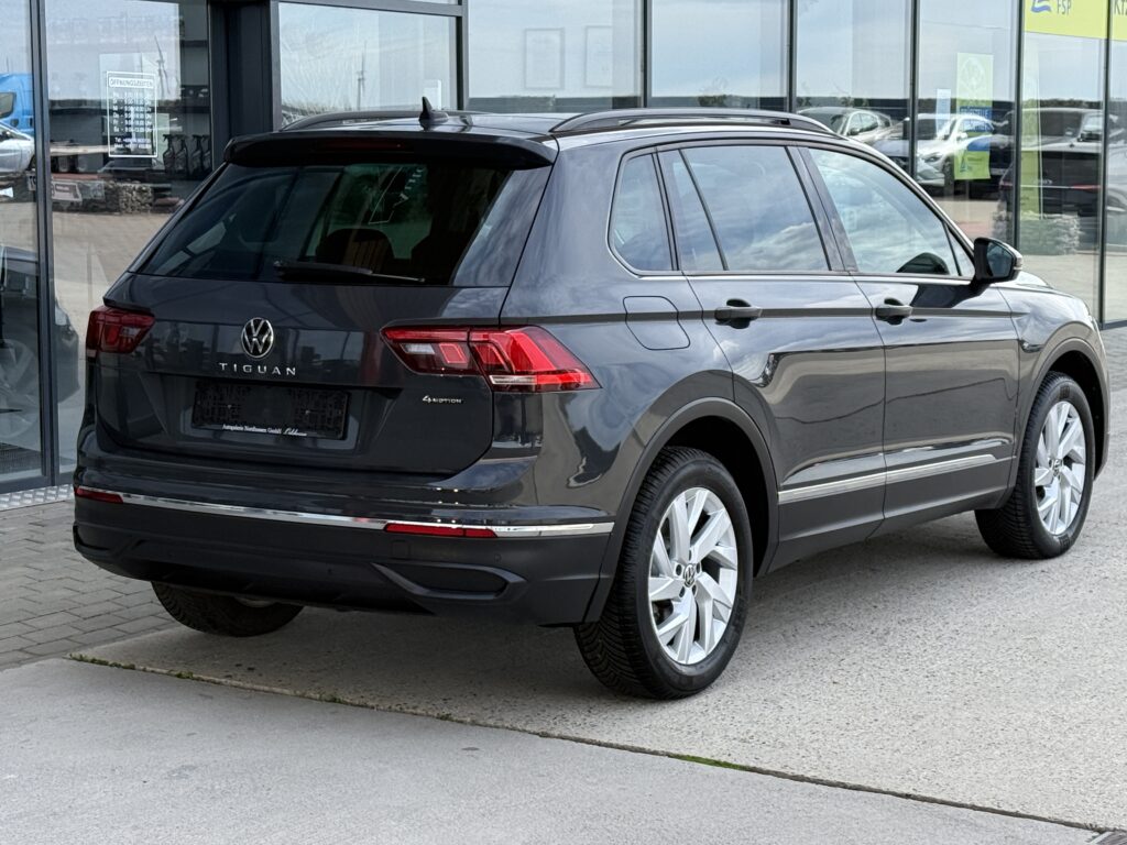 VW Tiguan Life 4Motion PANO/LED/LHZ/SHZ