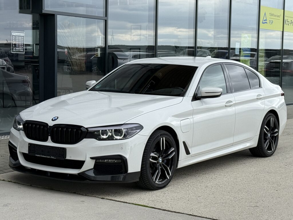 BMW 530 e xDrive M Sport HUD/HarmanKardon/SHZ/LED