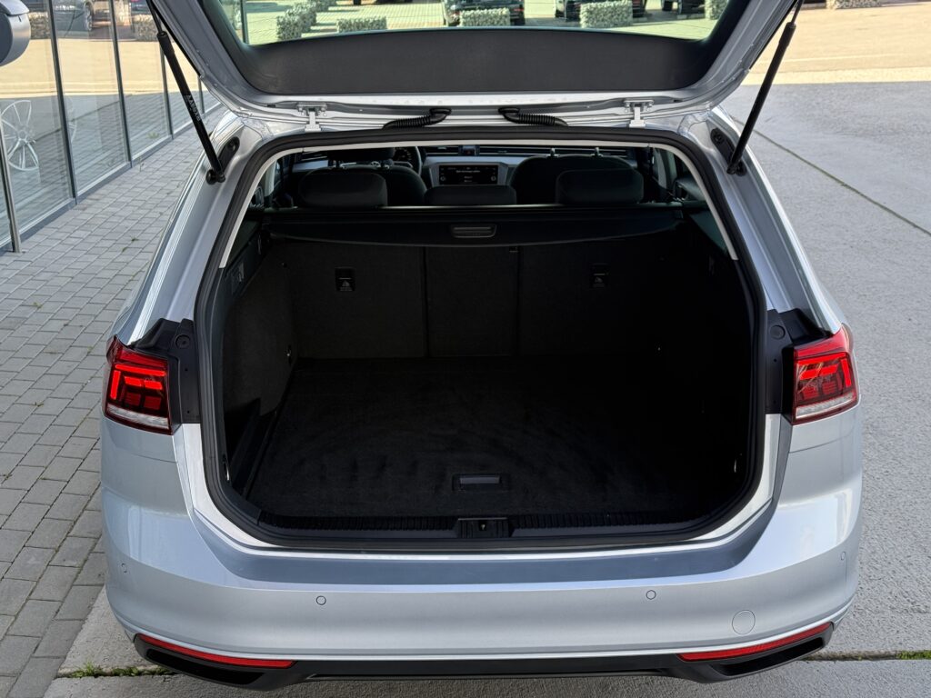 Volkswagen Passat Variant Conceptline Kamera/LED/SHZ