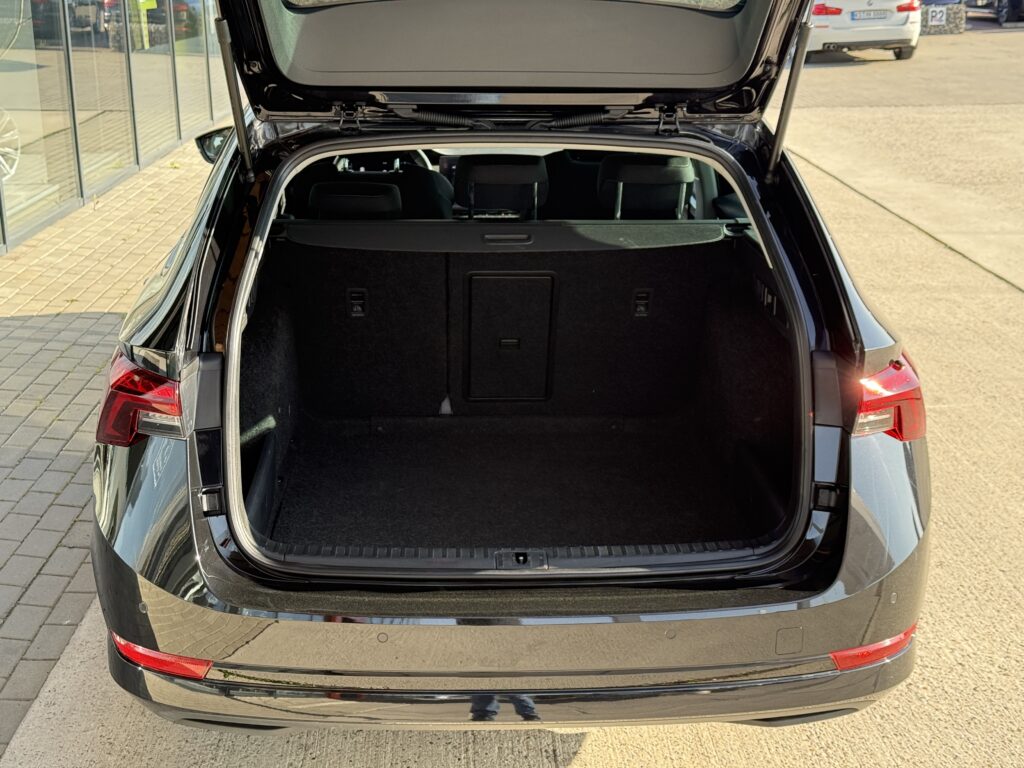 Skoda Octavia Ambition ACC/LKHZ/LED/SHZ