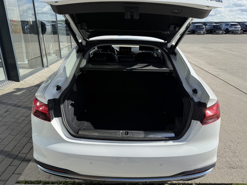 Audi Sportback 35 TFSI S Line/Alcantara/MATRIX