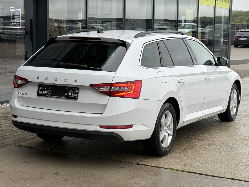 Skoda Superb Ambition Memory/ACC/SHZ/Digital/LED
