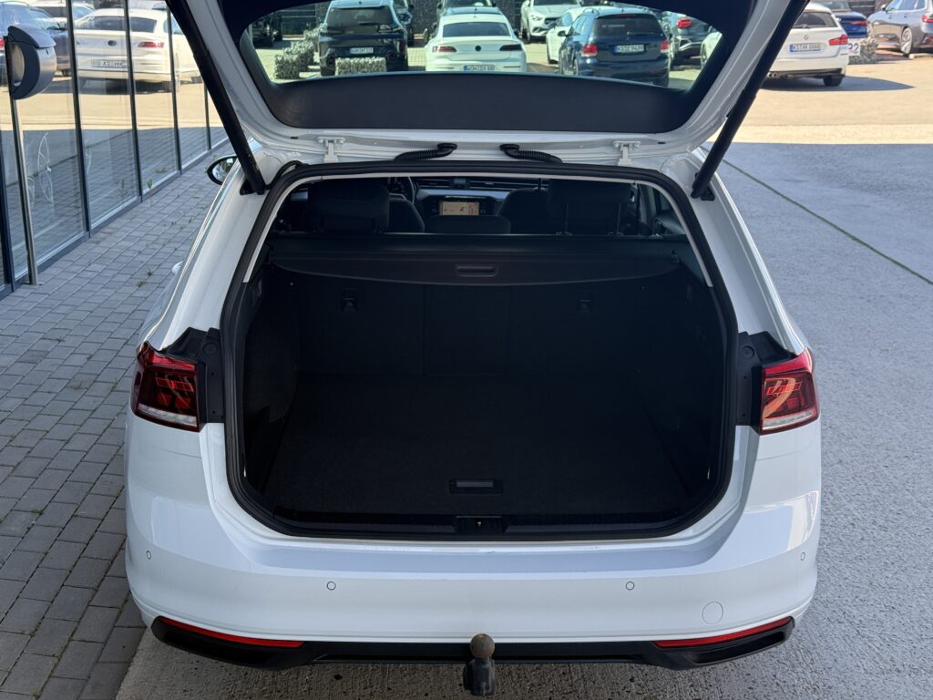 Volkswagen Passat Variant Business Kamera/Massage/SHZ/LED